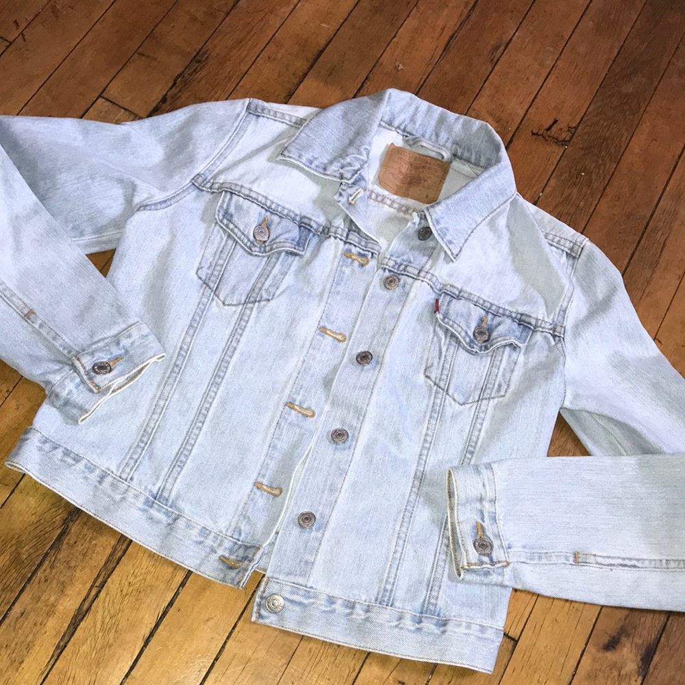 Levi's Light Wash Blue Denim Jean Jacket‎